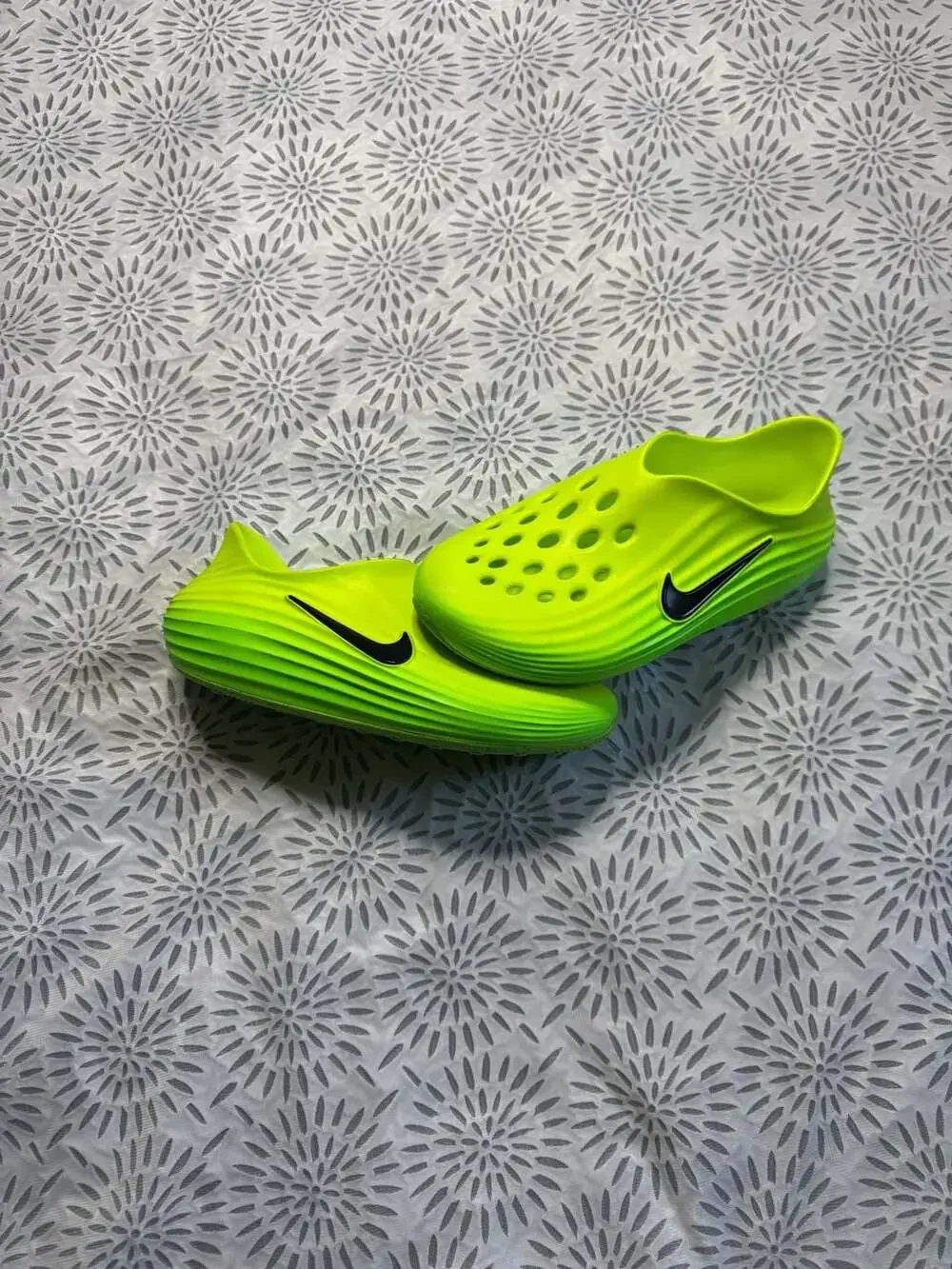 Nike ReactX Rejuven8 Green Strike Men’s 8 Recovery Sandals HV5060-300